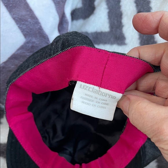 Liz Claiborne Stylish Black Denim Newsboy Cap - Picture 2 of 4